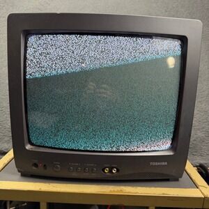 Toshiba 13A23 13 Inch CRT Color TV Retro Gaming Vintage 2003 Black Display